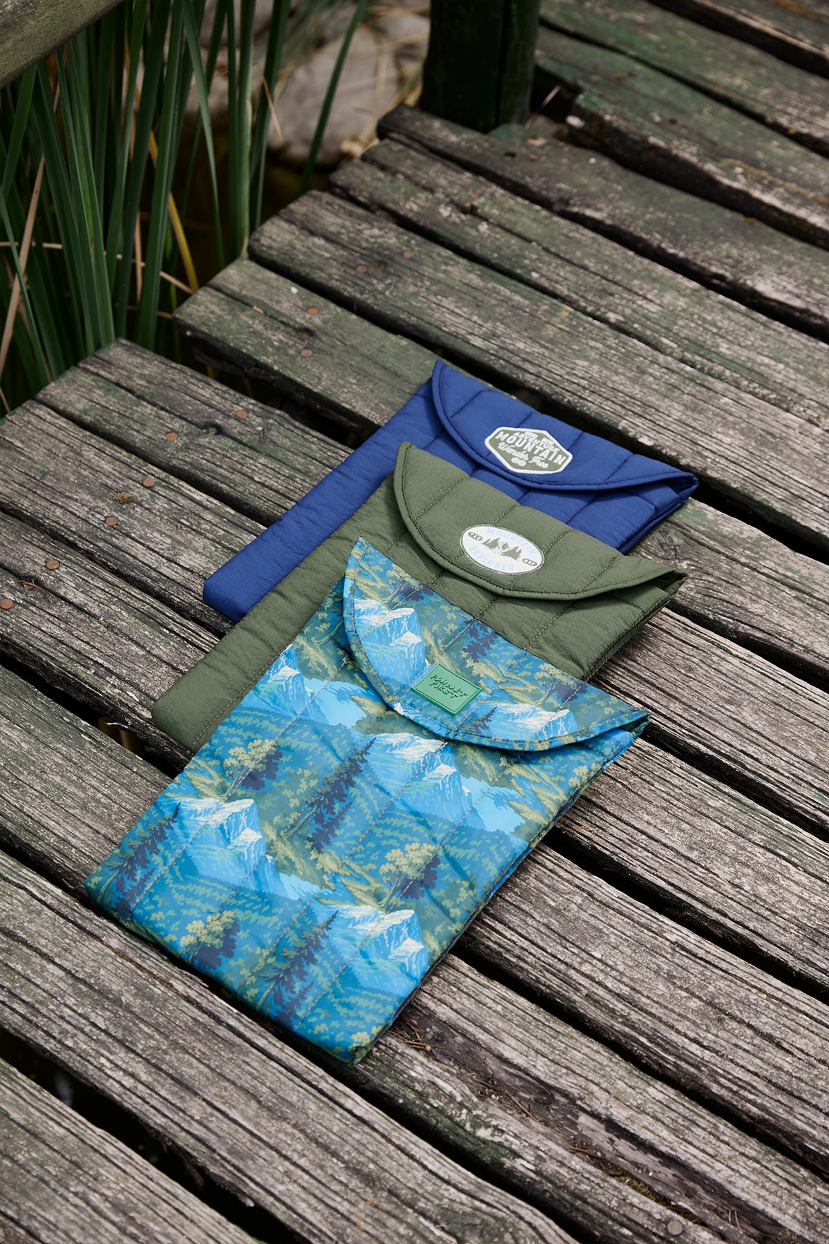 Mountain Wanderer Puffer Laptop Case - Lacivert