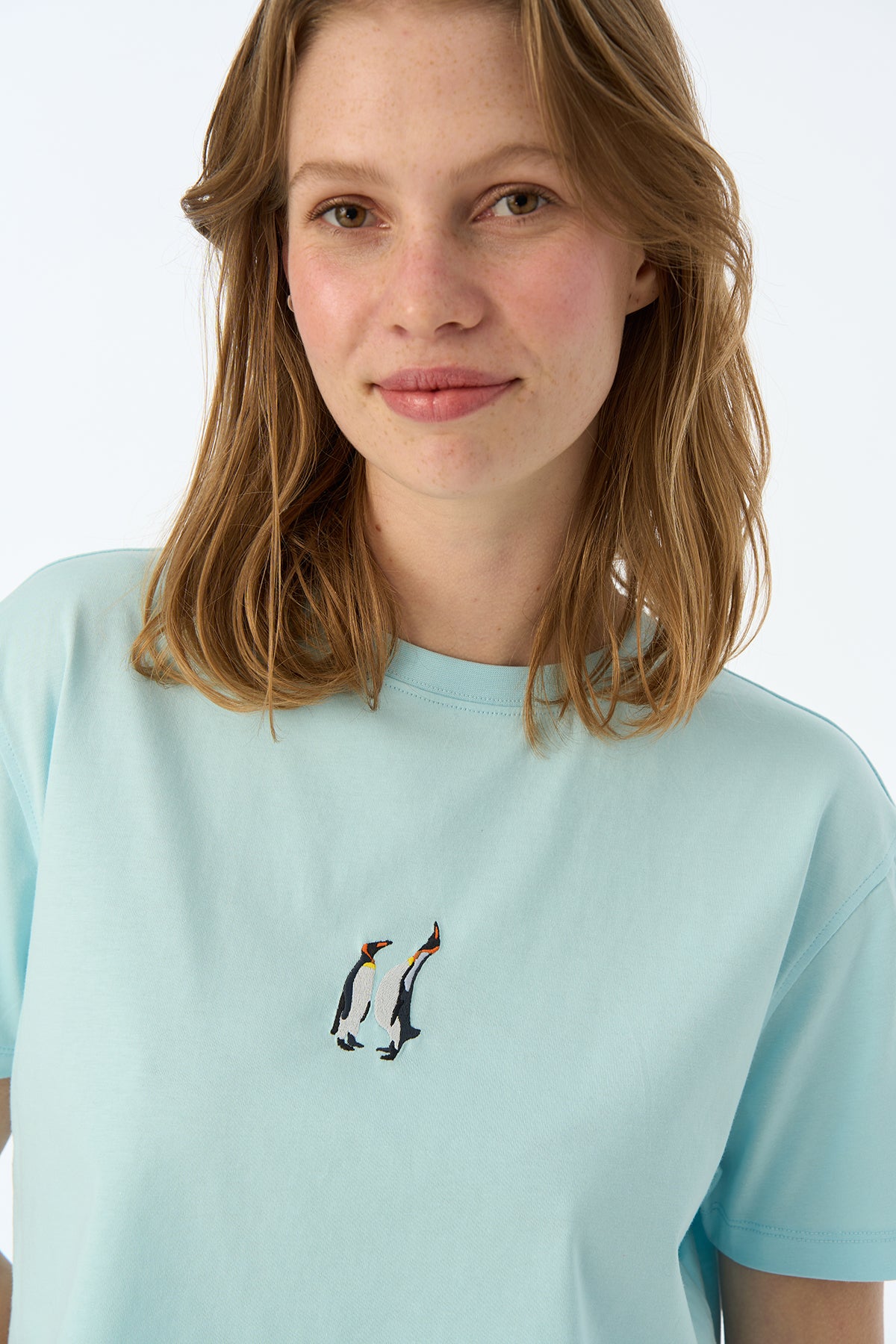 Yavru İmparator Penguen Light Weight Crop T-Shirt - Açık Mavi